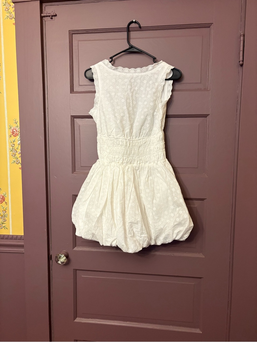 Women’s Princess Polly White Eyelet Bubble dress. NWT
Size 4